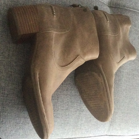 UGG boots size US 7.5 - Picture 4 of 6